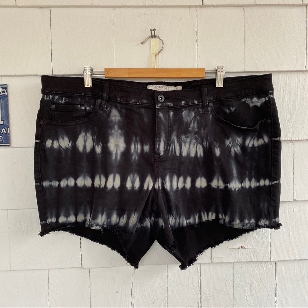 Torrid Dip Dye Tie Dye Black Denim Shorts